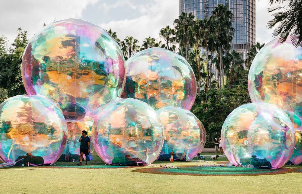 Explore our giant Evanescent Bubbles